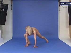 extraordinaire bare gymnastics by Vetrodueva